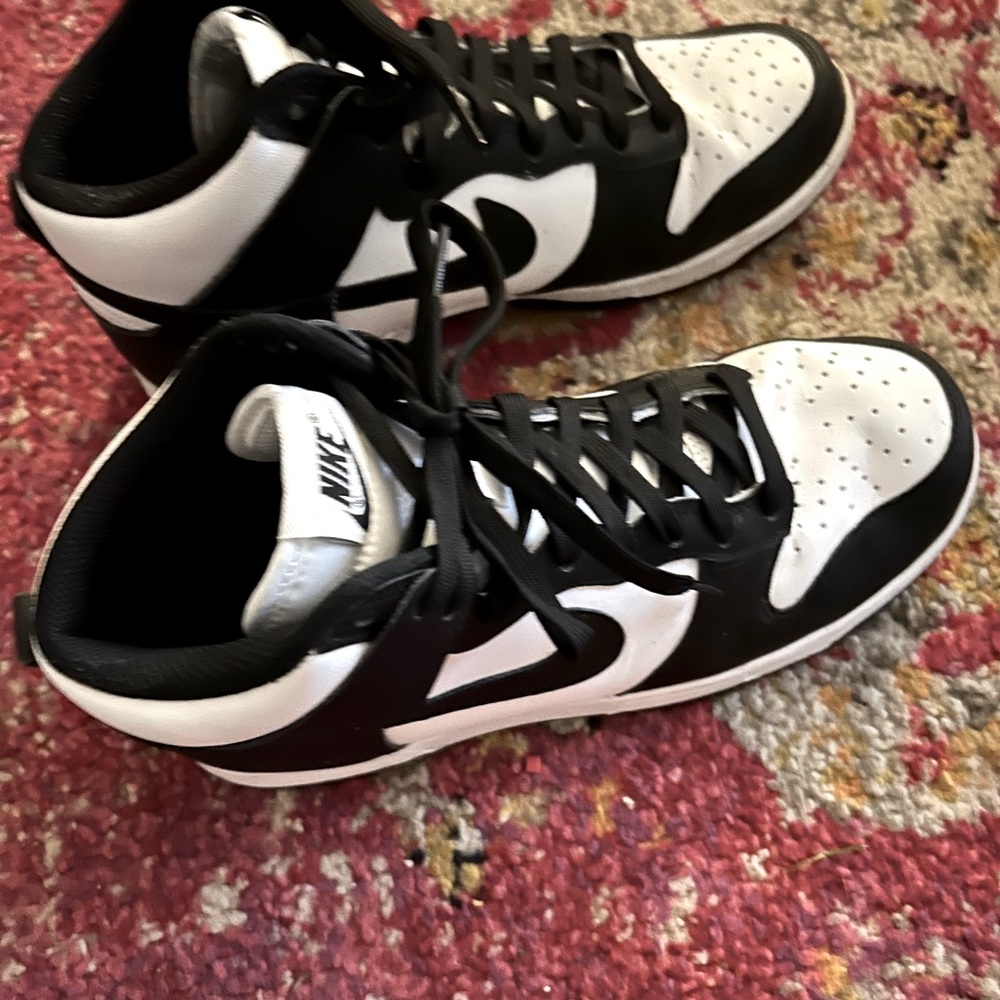 Nike Women’s Dunks Size 8